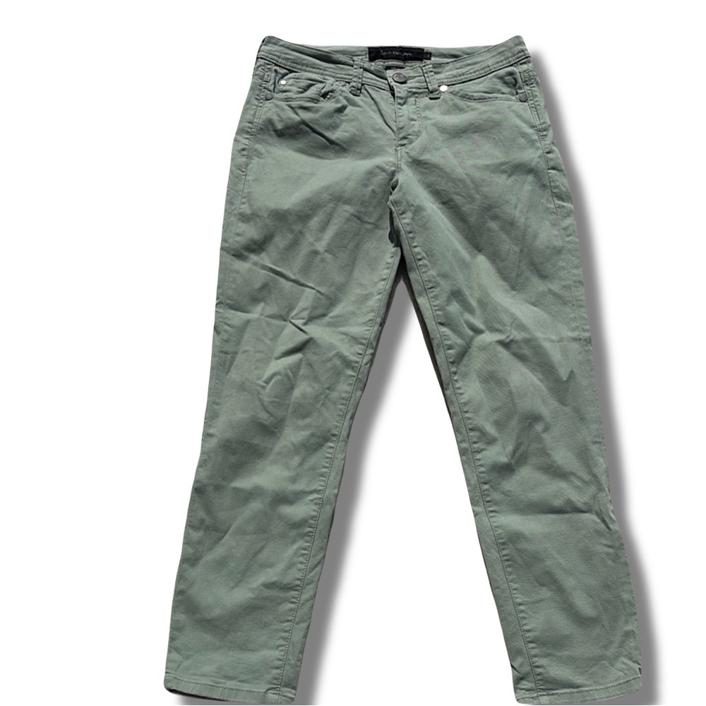 Calvin Klein Light Sage Cropped Capris - Picture 2 of 9